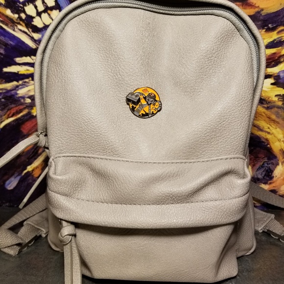 Lootcrate January 2016 "Invasion" Pin - Picture 2 of 2